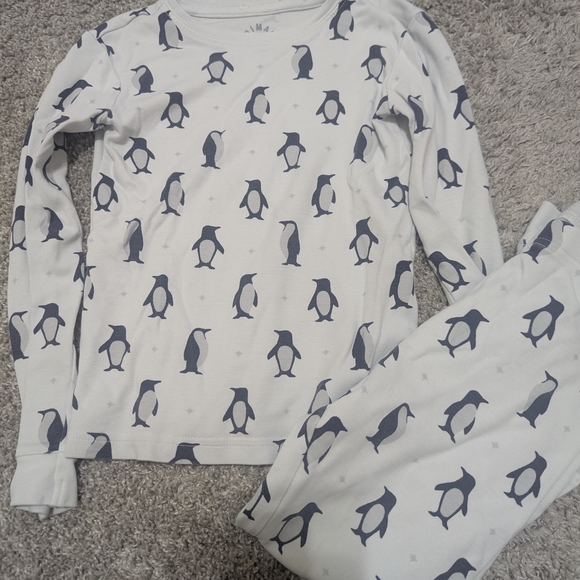 Primary Kids Pajama Set in Gray Penguin Print - Picture 1 of 2